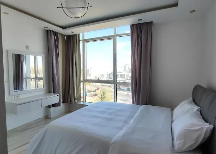 Stylish Sunny 1br *